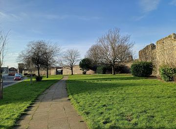 united-kingdom/great-yarmouth/landmark/medieval-town-wall