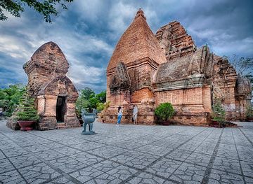 vietnam/nha-trang/vinpearl-land/landmark/ponagar-temple