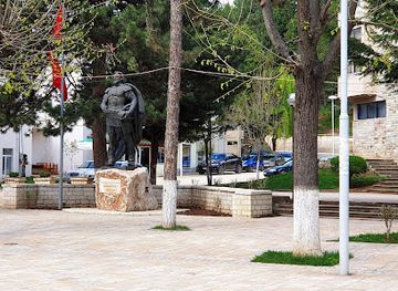 albania/has/landmark/monumenti-i-skenderbeut