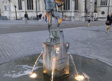 belgium/walloon-brabant/landmark/fonske-statue