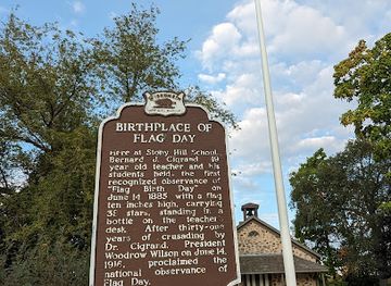 wisconsin/central-wisconsin/landmark/wisconsin-state-historical-marker-115-birthplace-of-flag-day
