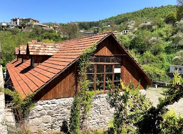 armenia/dilijan/landmark/flying-ostrich-by-dolmama