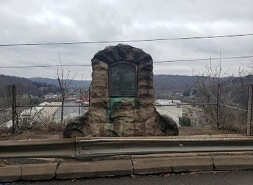 west-virginia/wheeling/landmark/mccolloch-s-leap-monument