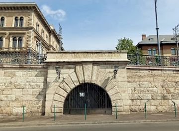 hungary/central-hungary/landmark/alagut-a-kozponti-vasarcsarnokba