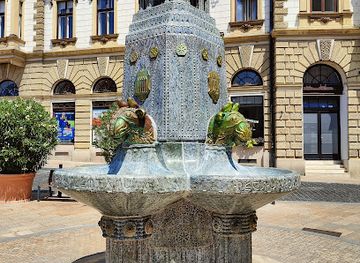 hungary/mecsek-mountains/landmark/zsolnay-fountain