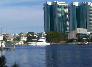 alabama/orange-beach/landmark/cotton-bayou-boat-launch
