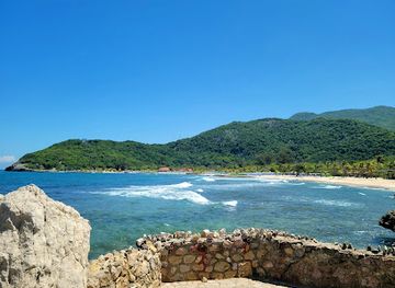 haiti/lac-azuei/landmark/dragon-s-tail-coaster