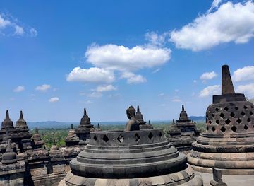 indonesia/borobudur/landmark/borobudur-temple-park