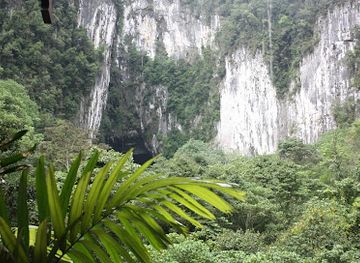 malaysia/mulu-national-park/landmark/mulu-national-park-entrance