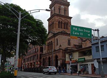 colombia/medellin/el-poblado/landmark/parroquia-san-jose-del-poblado