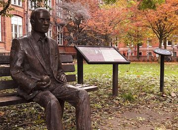 united-kingdom/manchester/northern-quarter/landmark/alan-turing-memorial
