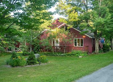 vermont/mad-river-valley/landmark/white-horse-lodge