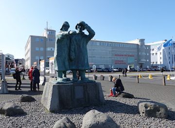 iceland/reykjavik/downtown-reykjavik/landmark/harbor-in-reykjavik