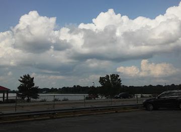 arkansas/pine-bluff/landmark/saracen-landing