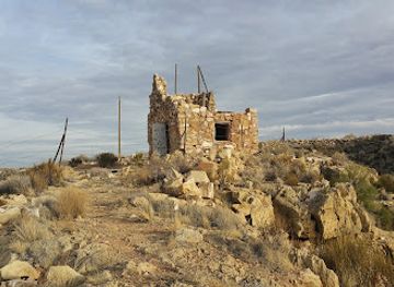 arizona/apache-county/landmark/apache-death-cave