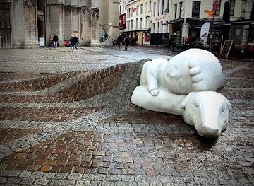 belgium/land-of-waas/landmark/nello-patrasche-statue