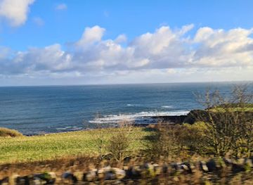 united-kingdom/berwickshire/attraction/red-cliffs-in-berwick-upon-tweed-2