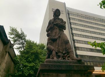 maryland/bethesda/landmark/madonna-of-the-trail-monument