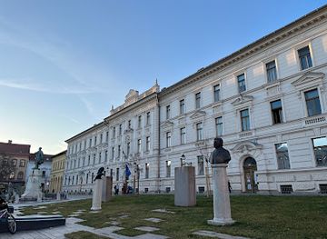 hungary/pecs/landmark/kossuth-ter-pecs