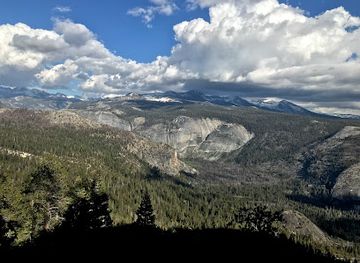 california/yosemite-village/landmark/little-yosemite-valley