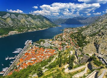 montenegro/tivat/landmark/kotor-serpentine