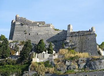 italy/cinque-terre/landmark/doria-castle