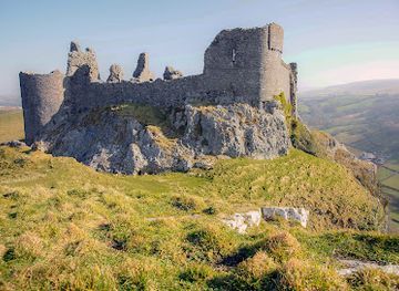 united-kingdom/brecknockshire/attraction/carreg-cennen-castle-2