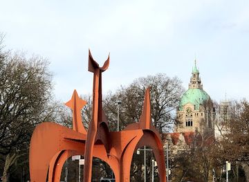 germany/hannover/sudstadt/landmark/fackeltrager-maschsee-nordufer