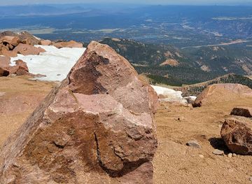 colorado/monument/landmark/pikes-peak-summit-complex