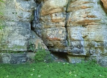 luxembourg/moselle-valley/landmark/zwei-mezolitische-graber-am-loschbur-info-table