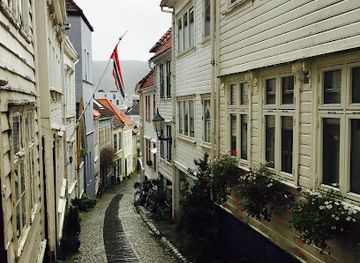 norway/bergen/nygardshoyden/landmark/knosesmauet