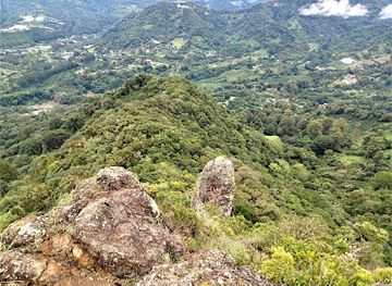 panama/ngabe-bugle-comarca/landmark/piedra-del-musgo