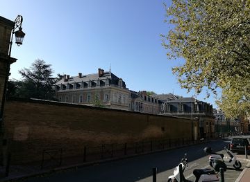 france/toulouse/landmark/tower-bida-street