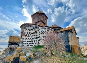 armenia/alaverdi/landmark/hayravank-monastery