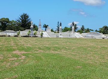 tonga/kapa-island/landmark/royal-tombs