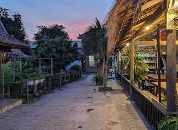 cambodia/kampong-thom/landmark/happy-family-restaurant