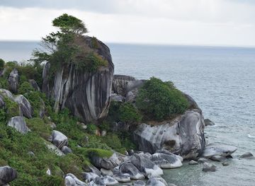indonesia/riau-islands/landmark/batu-sindu