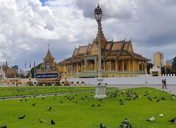 cambodia/prey-veng/landmark/royal-palace-park