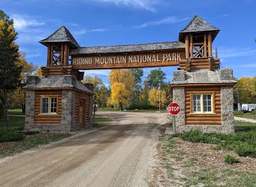 canada/manitoba/landmark/riding-mountain-park-east-gate-registration-complex-national-historic-site