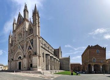 italy/perugia/landmark/piazza-del-duomo-24