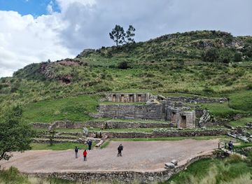 peru/cusco-region/landmark/tambomachay