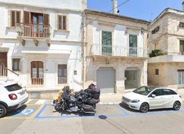 italy/bari/landmark/piazza-antonio-curri-1