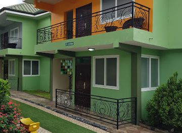 ghana/kwahu/landmark/nyarkoa-ba-nyarko-royal-hotel