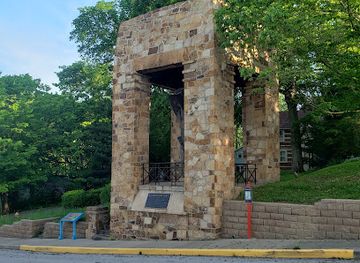 indiana/hoosier-national-forest/landmark/constitution-elm-stump