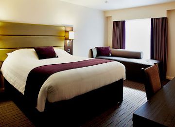 jersey/les-dirouilles/landmark/premier-inn-jersey-st-helier-charing-cross-hotel