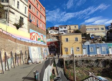 chile/valparaiso/cerro-bellavista/landmark/ascensor-espiritu-santo