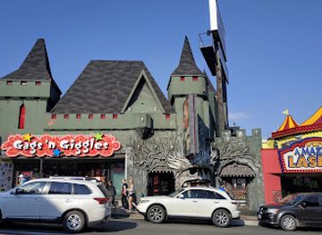canada/niagara-falls/landmark/castle-dracula-wax-museum