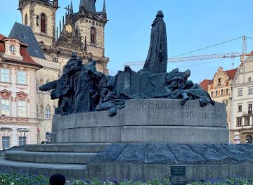 czechia/prague/landmark/memorial-plaque-to-the-victims-of-the-1945-prague-uprising