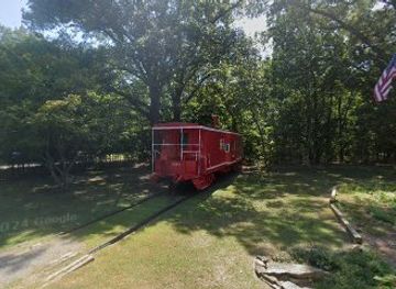 illinois/western-illinois/landmark/historic-caboose