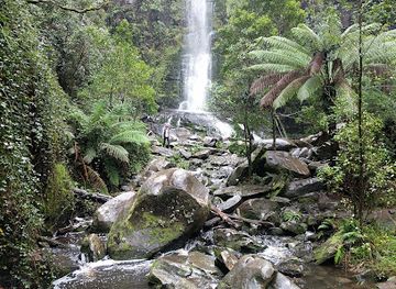 australia/great-ocean-road/landmark/straw-falls